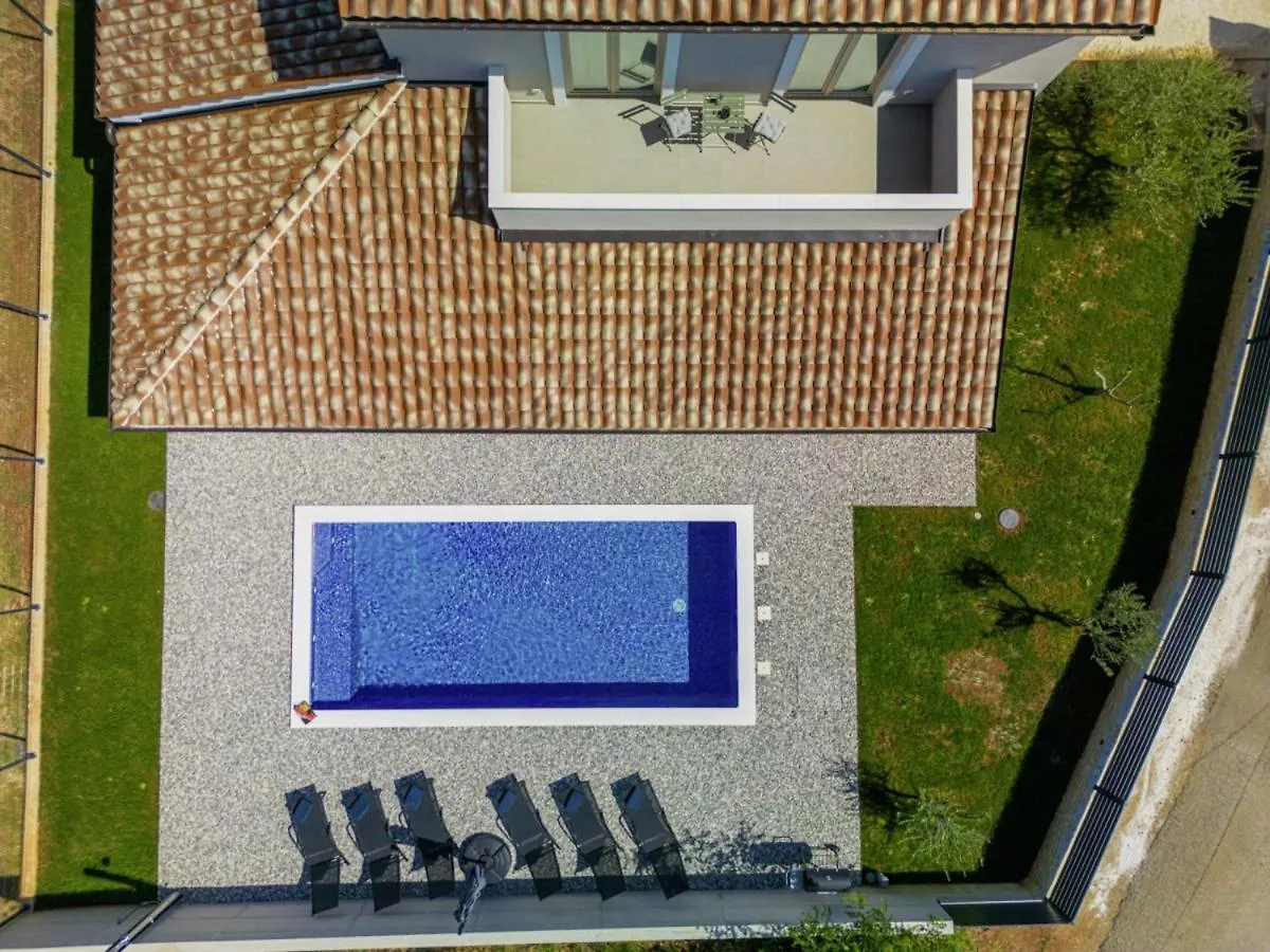 Villa Zani In Loborika - Haus Fuer 6-7 Personen